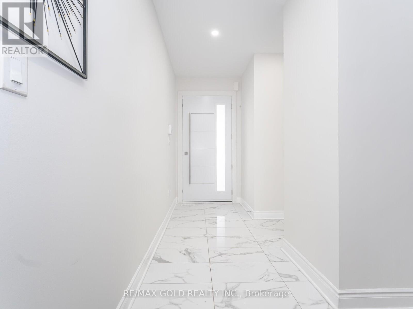 4 BUTTONWOOD ROAD - Photo 2 of 42, Brampton (Toronto Gore Rural Estate), Ontario