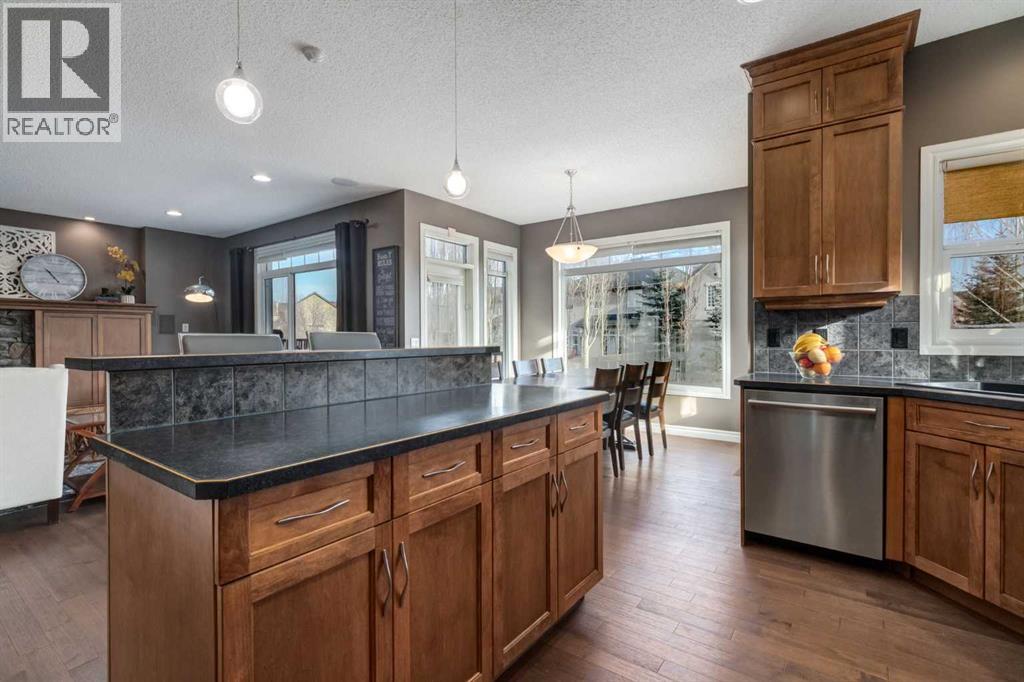 Single Family House for Sale in  Tuscany Glen Park NW Tuscany Calgary 