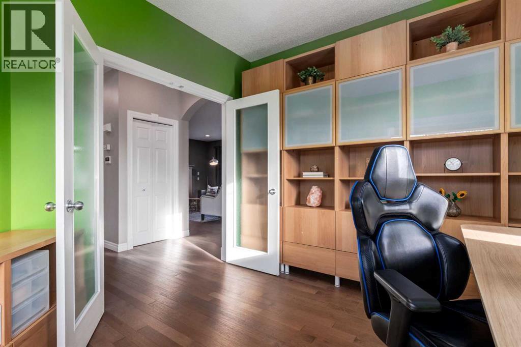 Single Family House for Sale in  Tuscany Glen Park NW Tuscany Calgary 