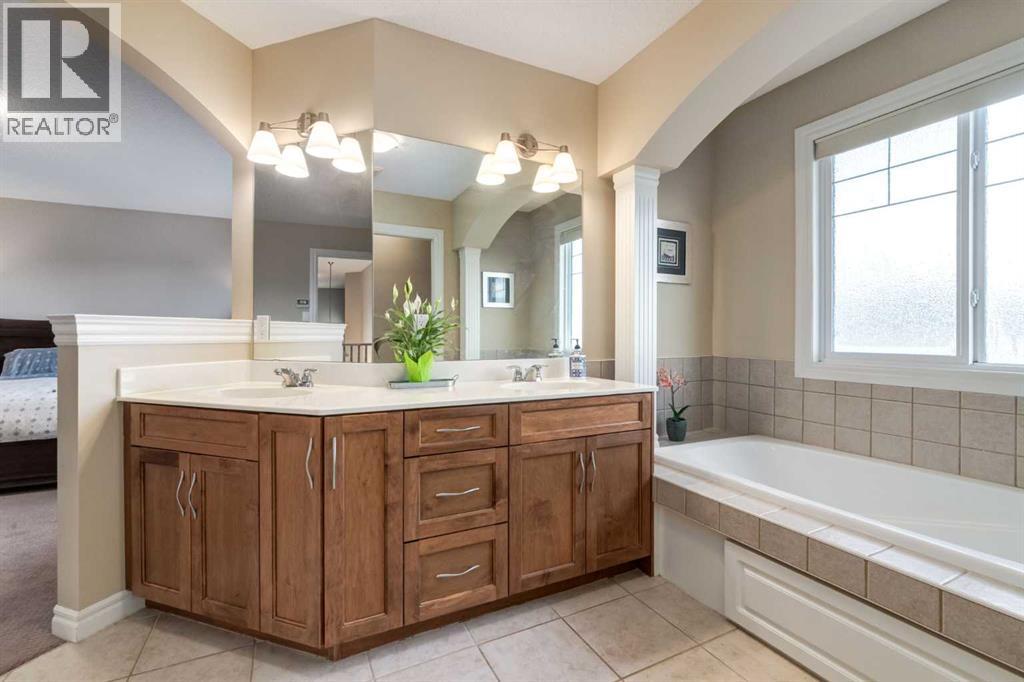 Single Family House for Sale in  Tuscany Glen Park NW Tuscany Calgary 