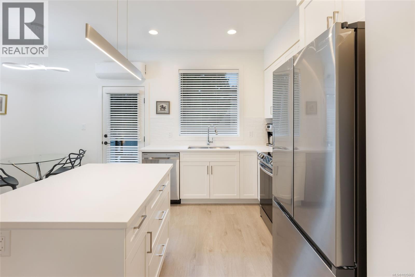 1 545 Jubilee St, Duncan