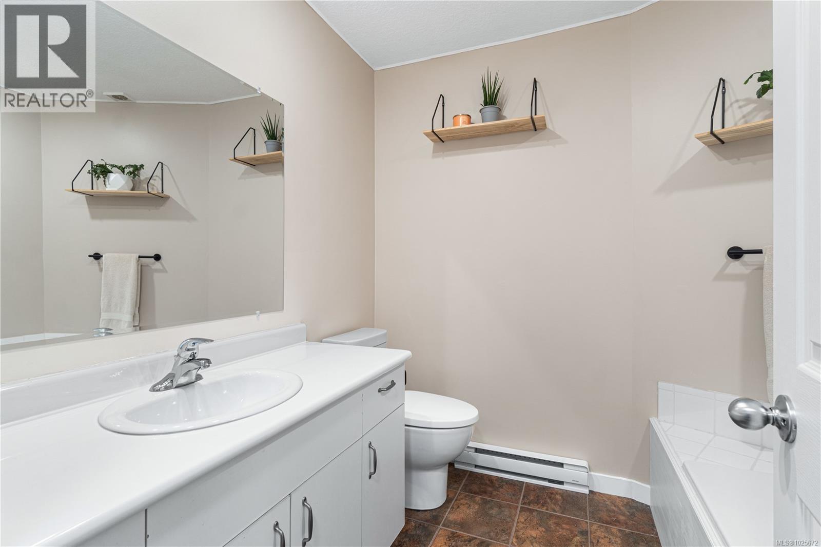 10931 Lytton Rd, Saltair