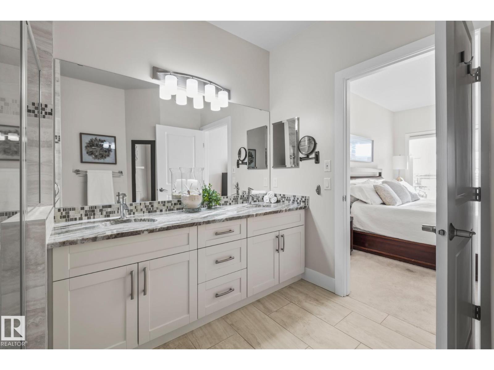 #18 8 LYNX CL, St. Albert