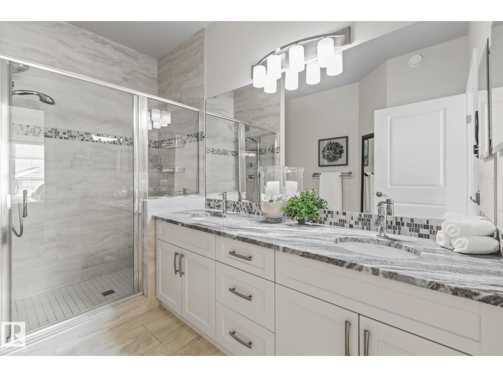 #18 8 LYNX CL, St. Albert