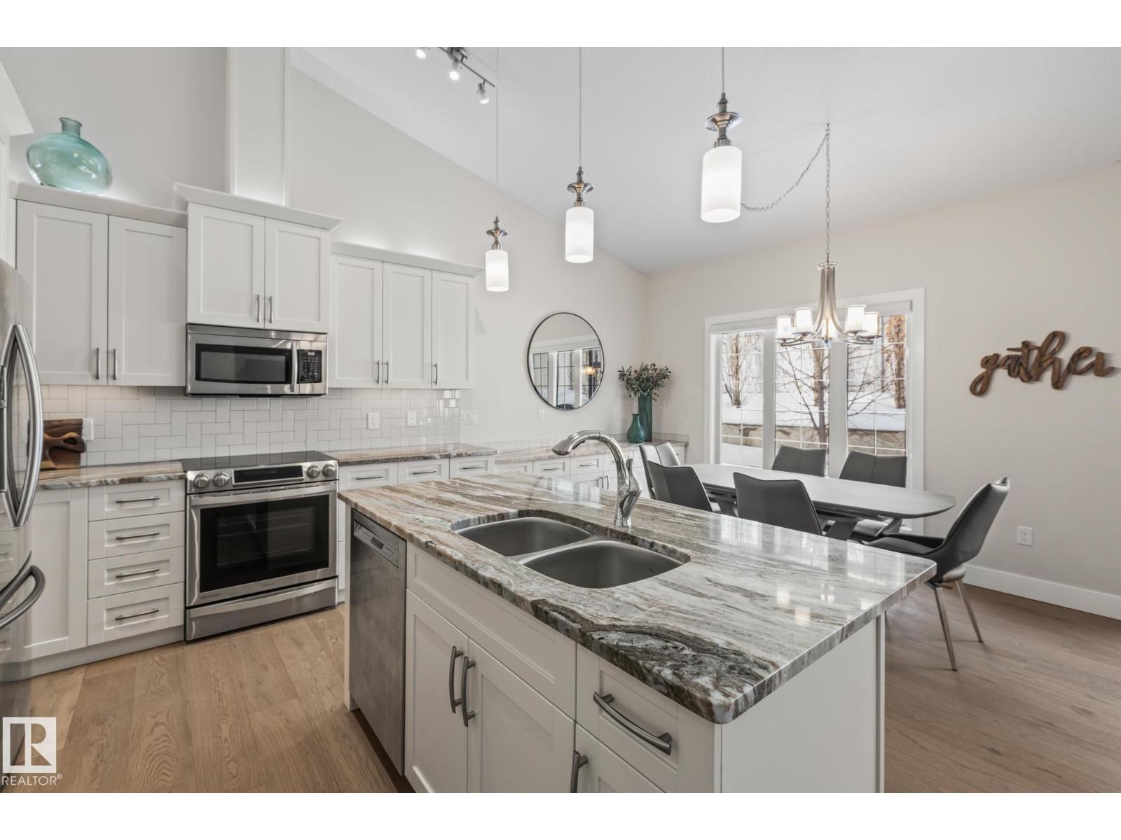 #18 8 LYNX CL, St. Albert