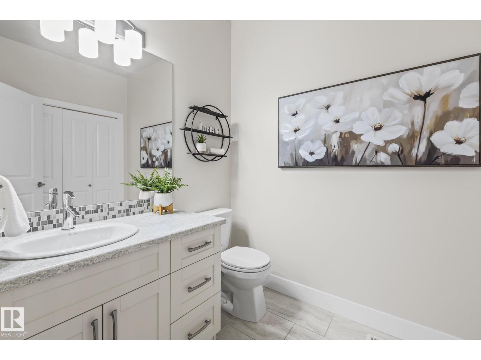 #18 8 LYNX CL, St. Albert