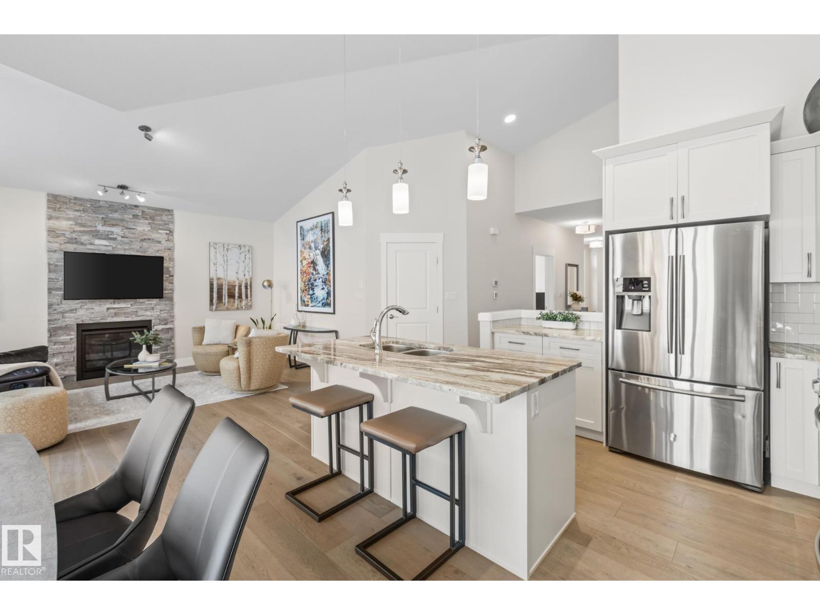 #18 8 LYNX CL, St. Albert