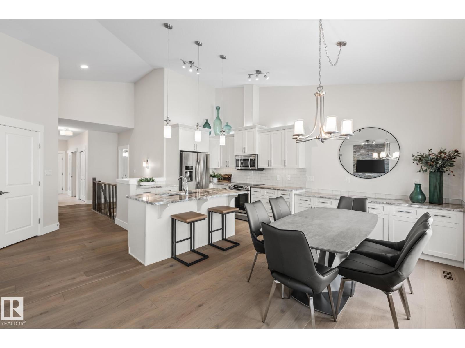 #18 8 LYNX CL, St. Albert