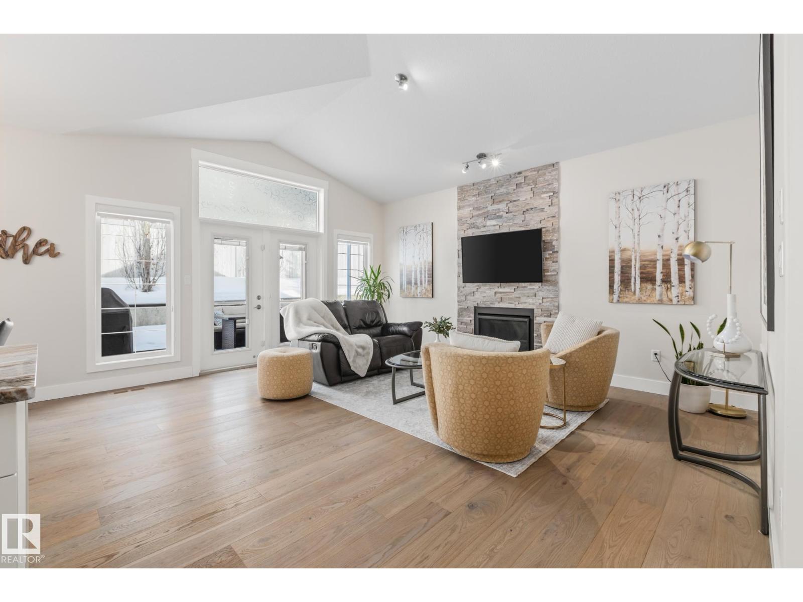 #18 8 LYNX CL, St. Albert