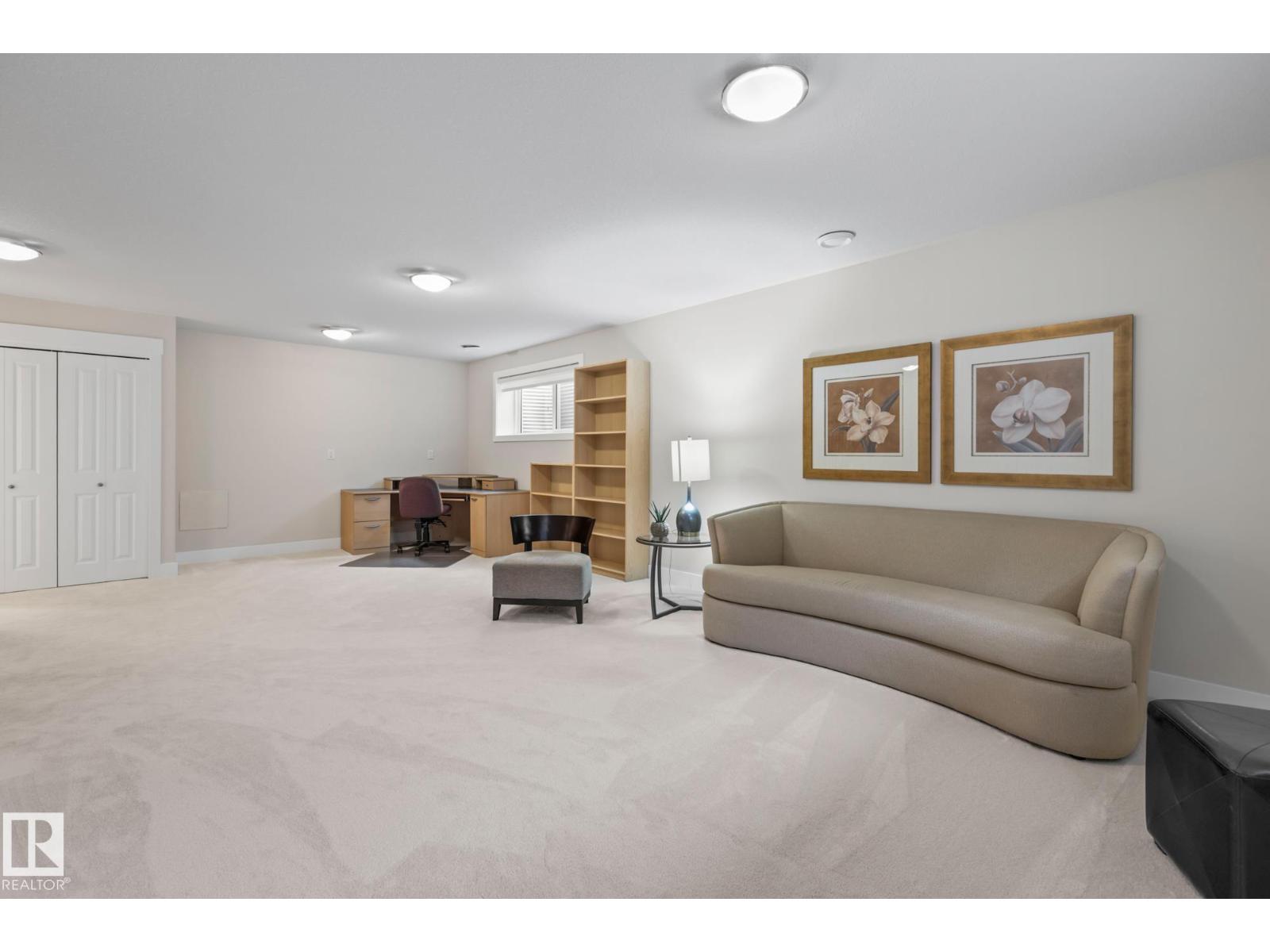 #18 8 LYNX CL, St. Albert