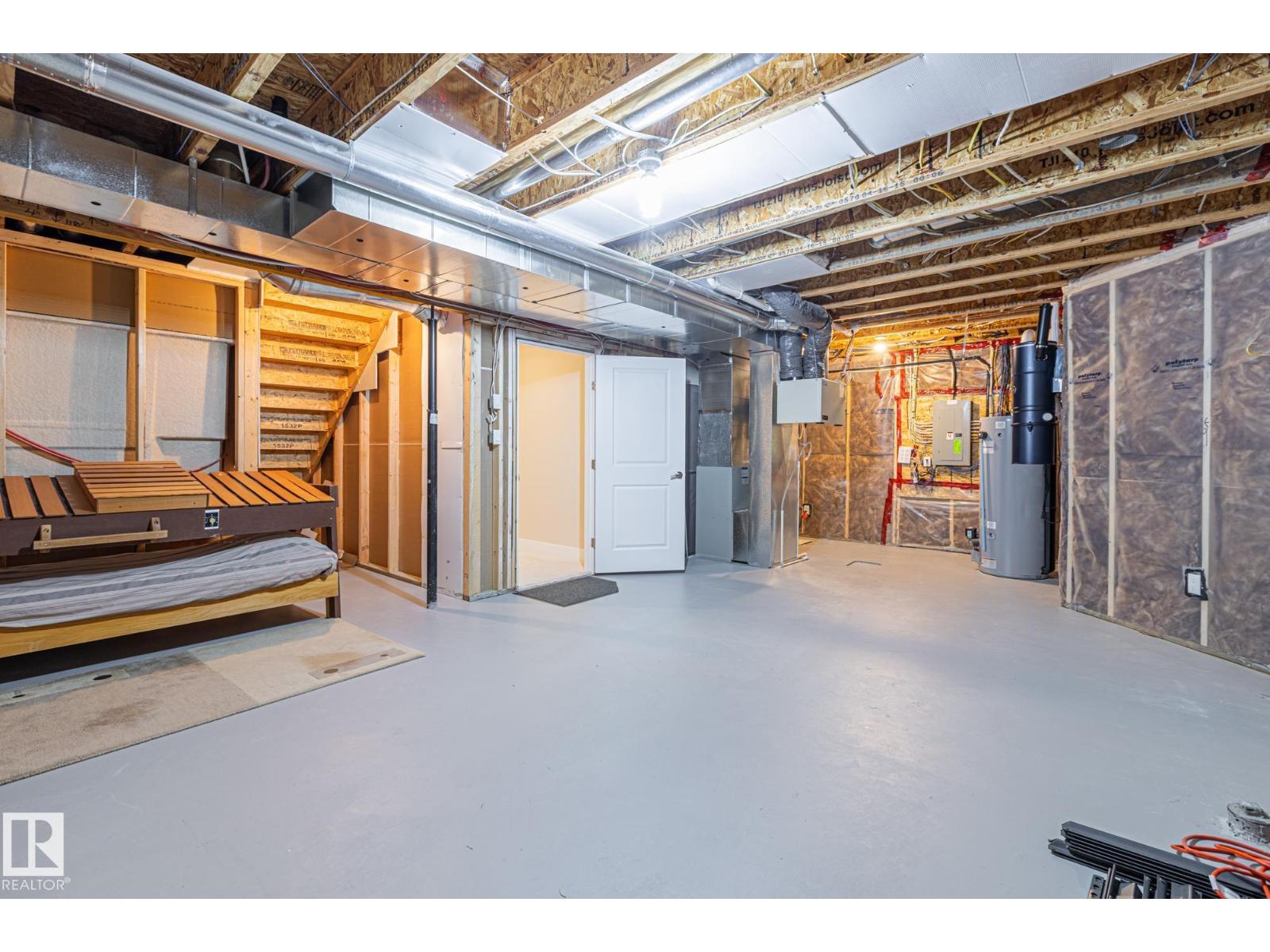 #18 8 LYNX CL, St. Albert