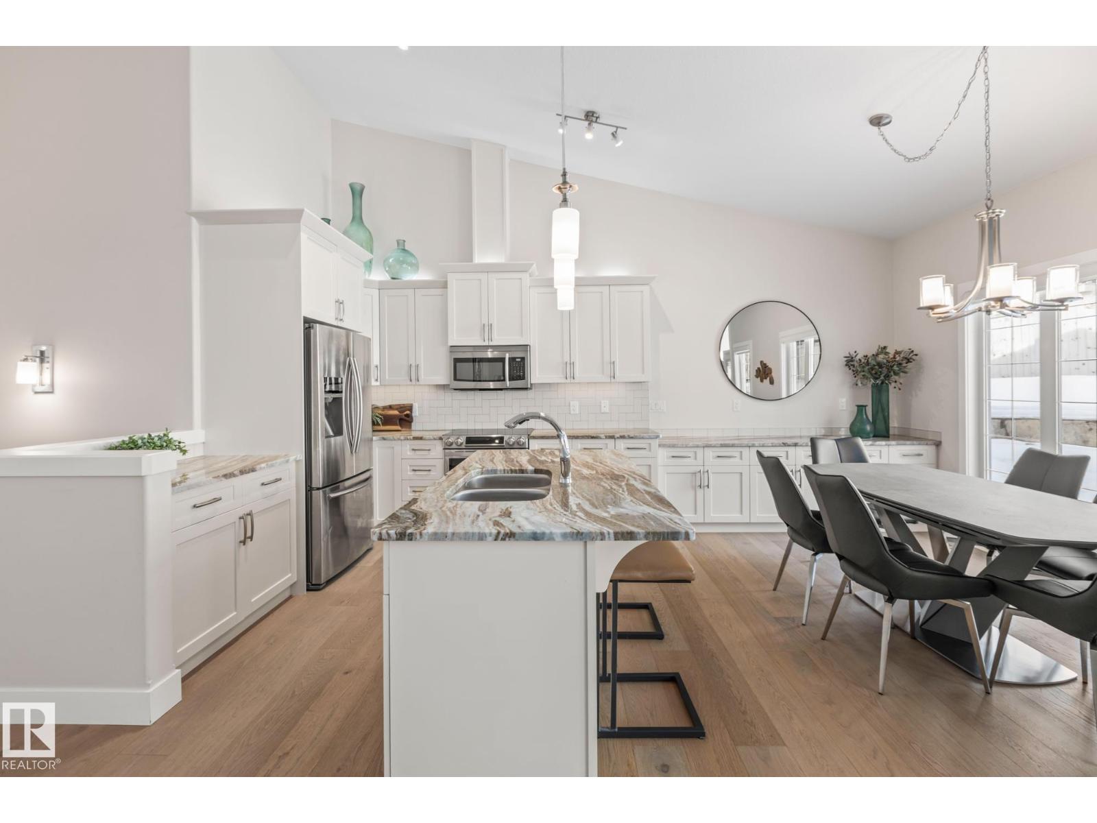 #18 8 LYNX CL, St. Albert