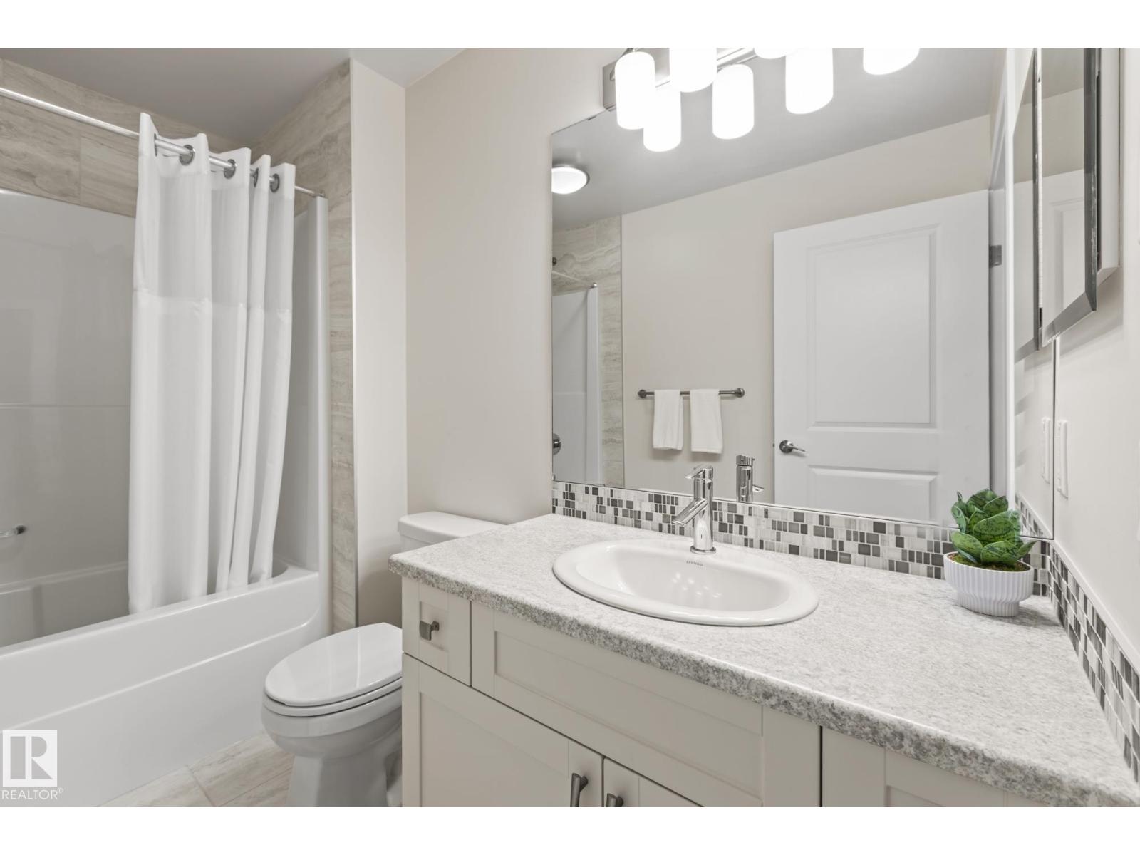 #18 8 LYNX CL, St. Albert