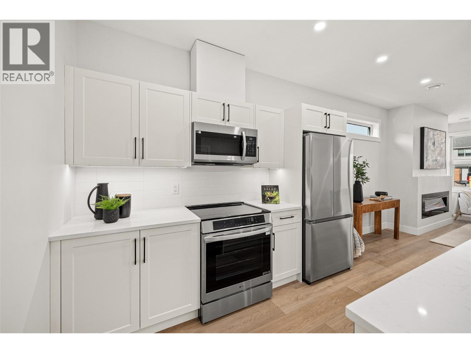 2 943 Fuller Avenue, Kelowna