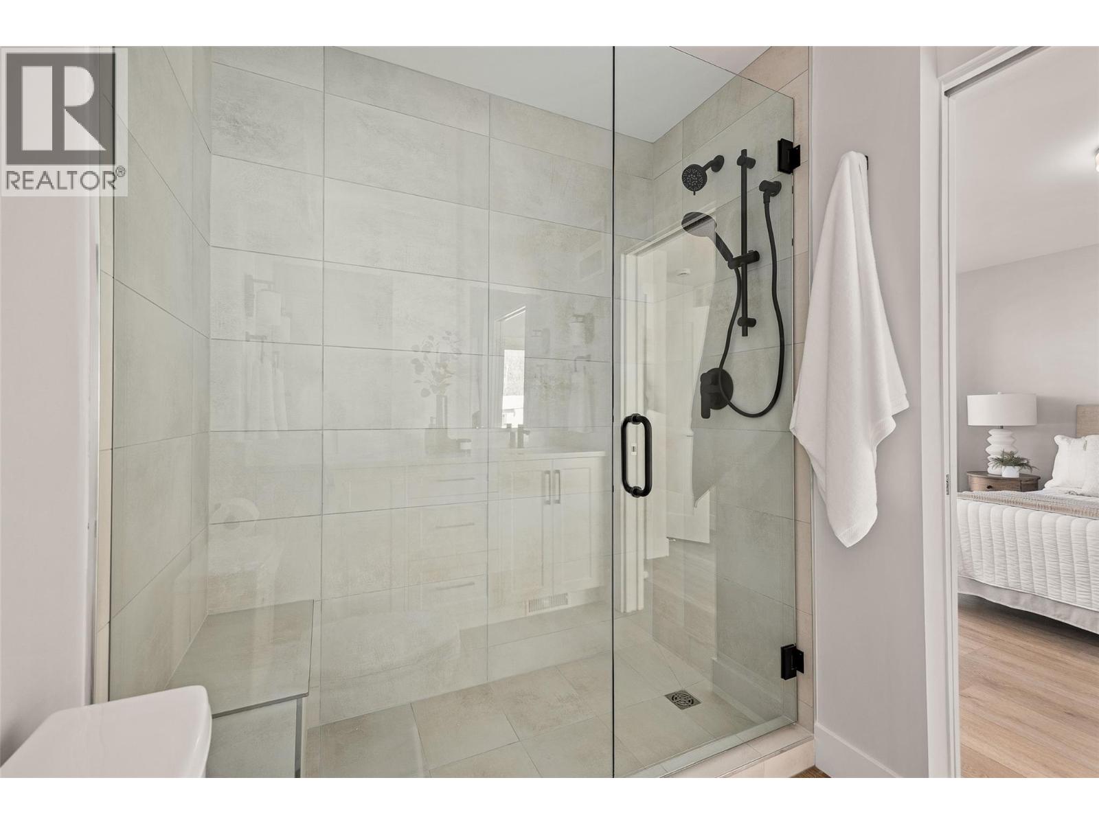 2 943 Fuller Avenue, Kelowna