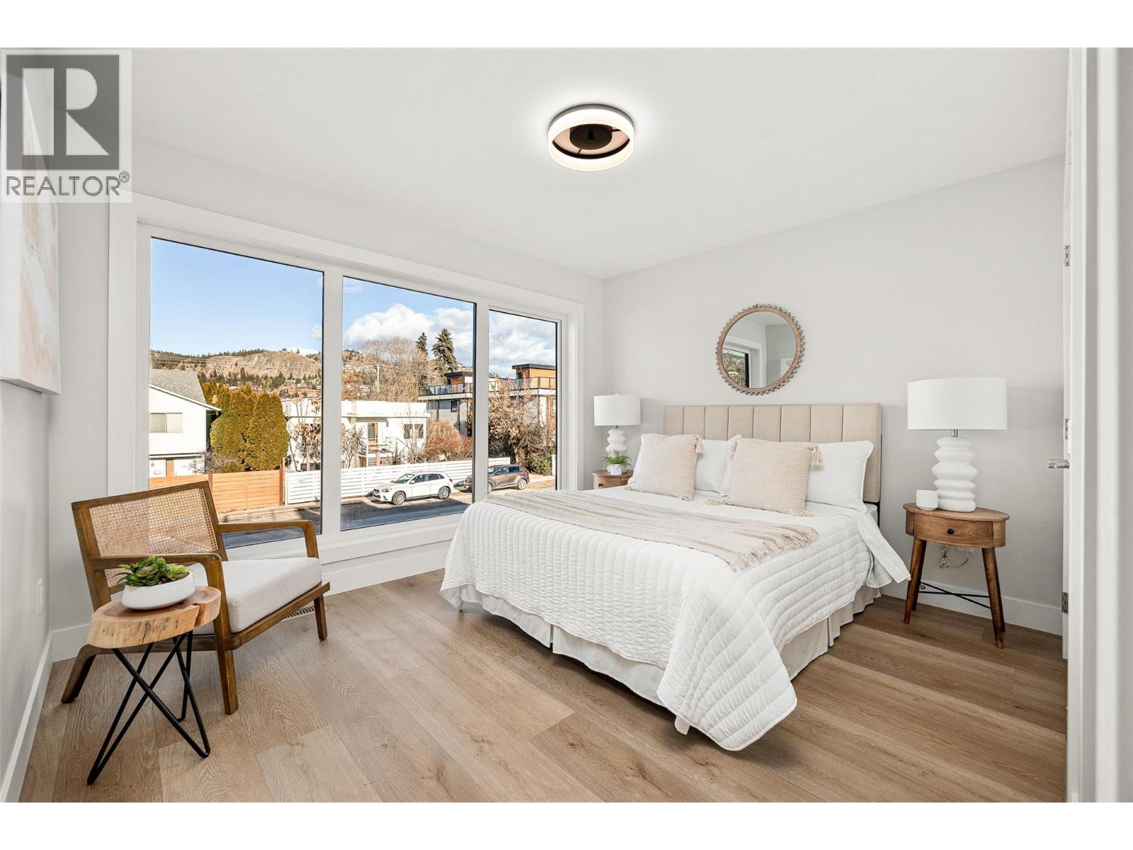 2 943 Fuller Avenue, Kelowna