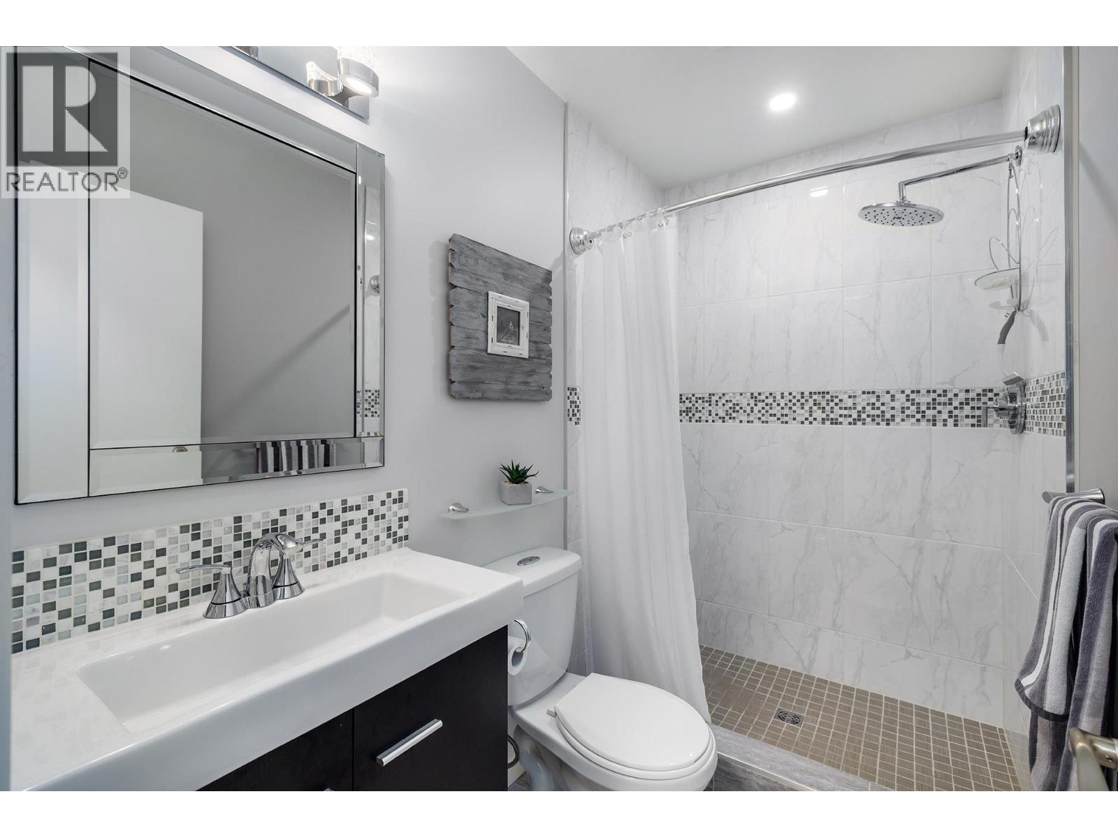  4391 11TH Street, Peachland