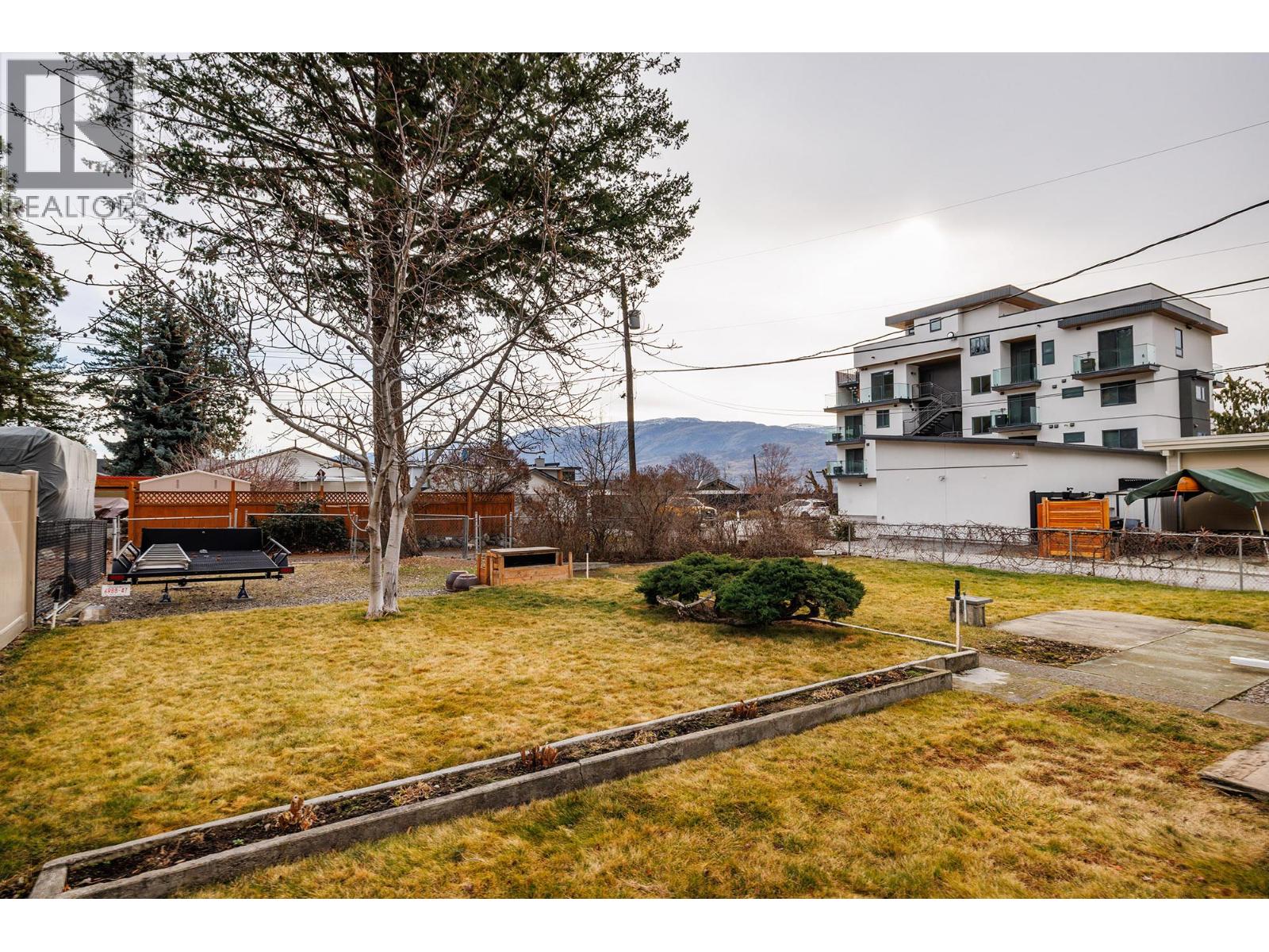  4391 11TH Street, Peachland