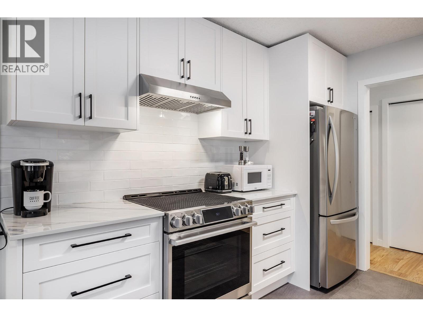  4391 11TH Street, Peachland