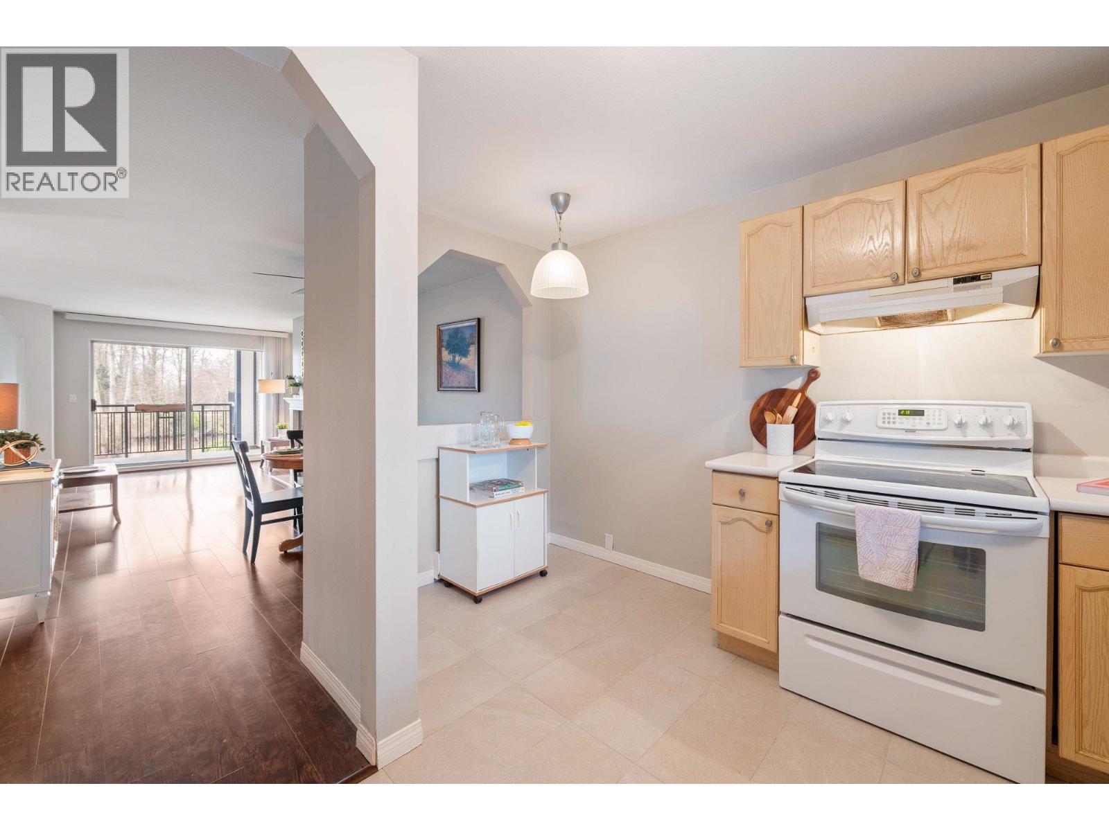 #307-4955 RIVER Road, Delta