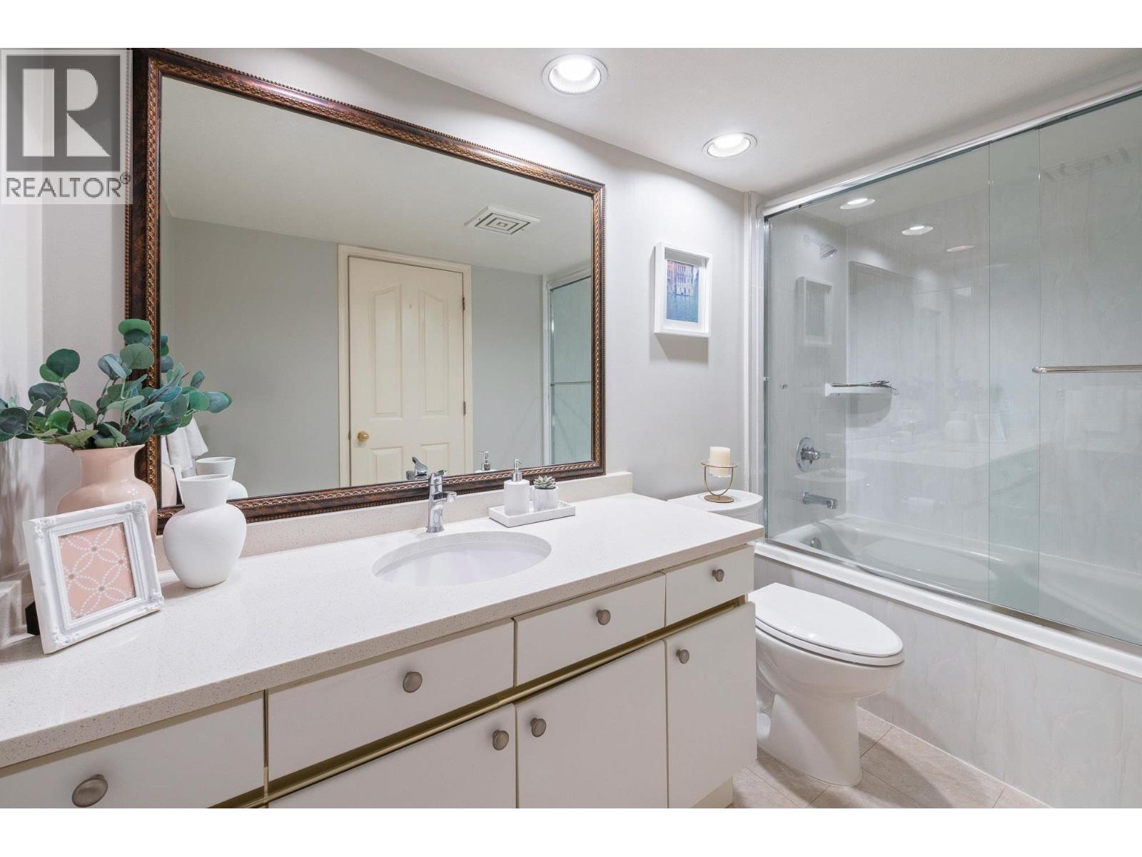 #307-4955 RIVER Road, Delta