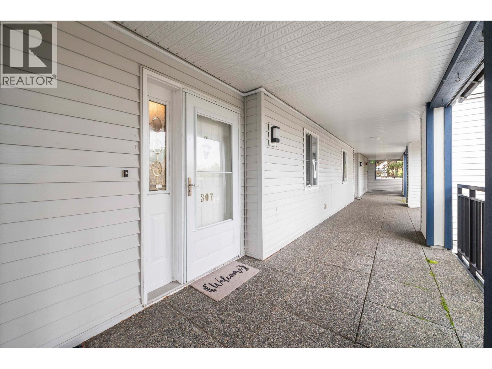 #307-4955 RIVER Road, Delta