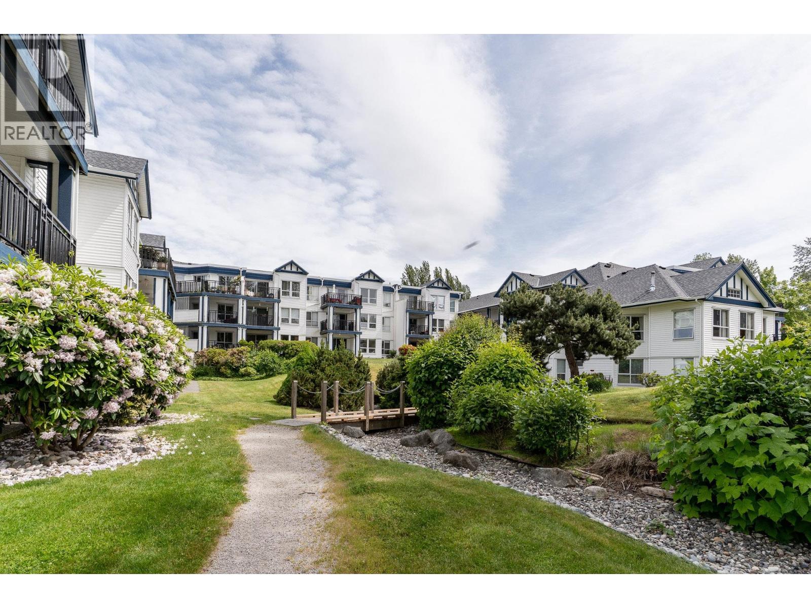 #307-4955 RIVER Road, Delta