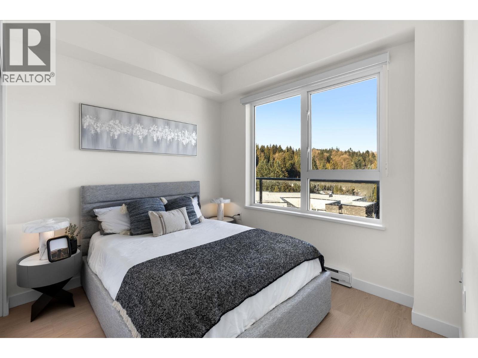 PH 608 2002 ST. GEORGE STREET, Port Moody