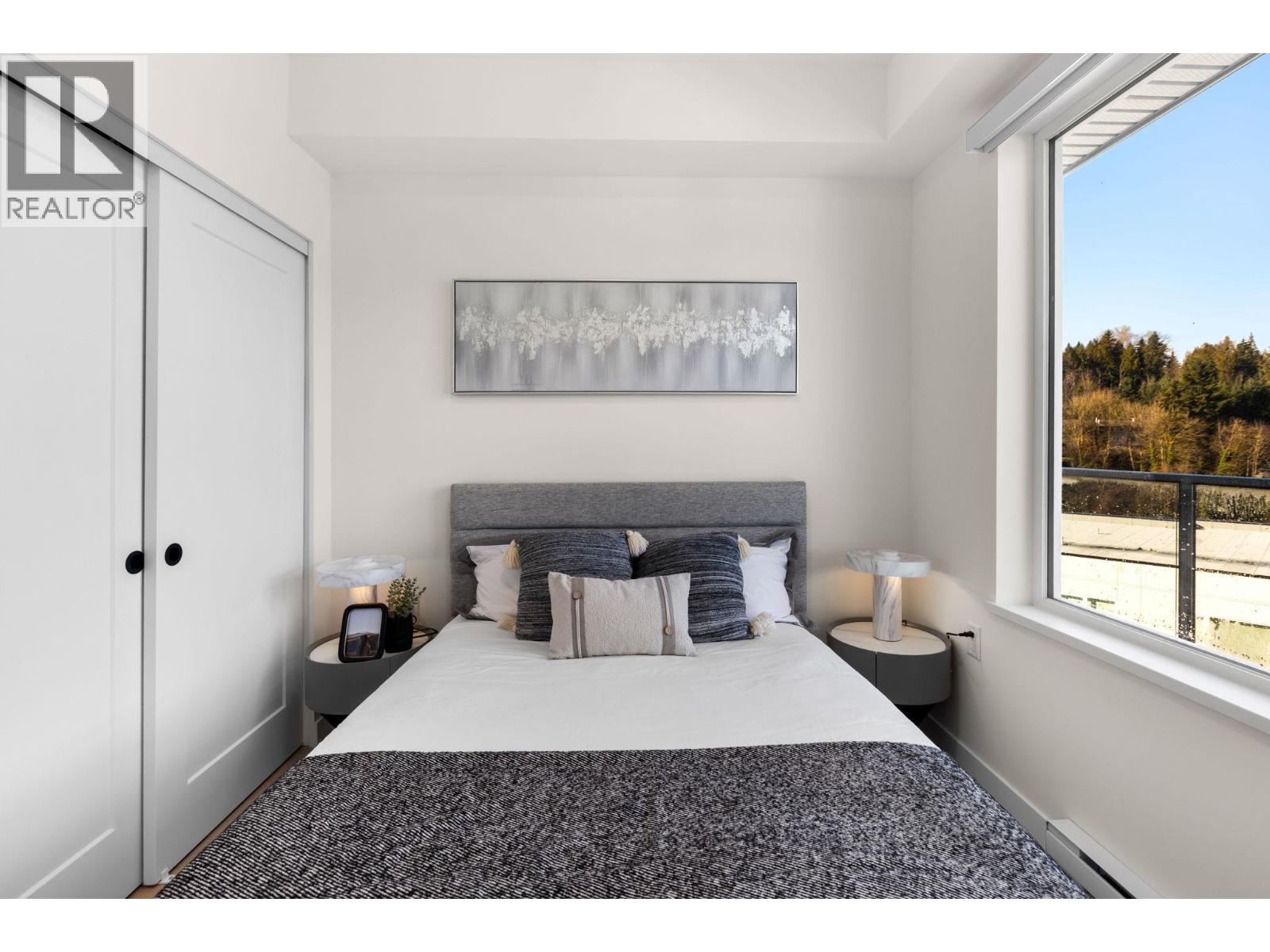 PH 608 2002 ST. GEORGE STREET, Port Moody