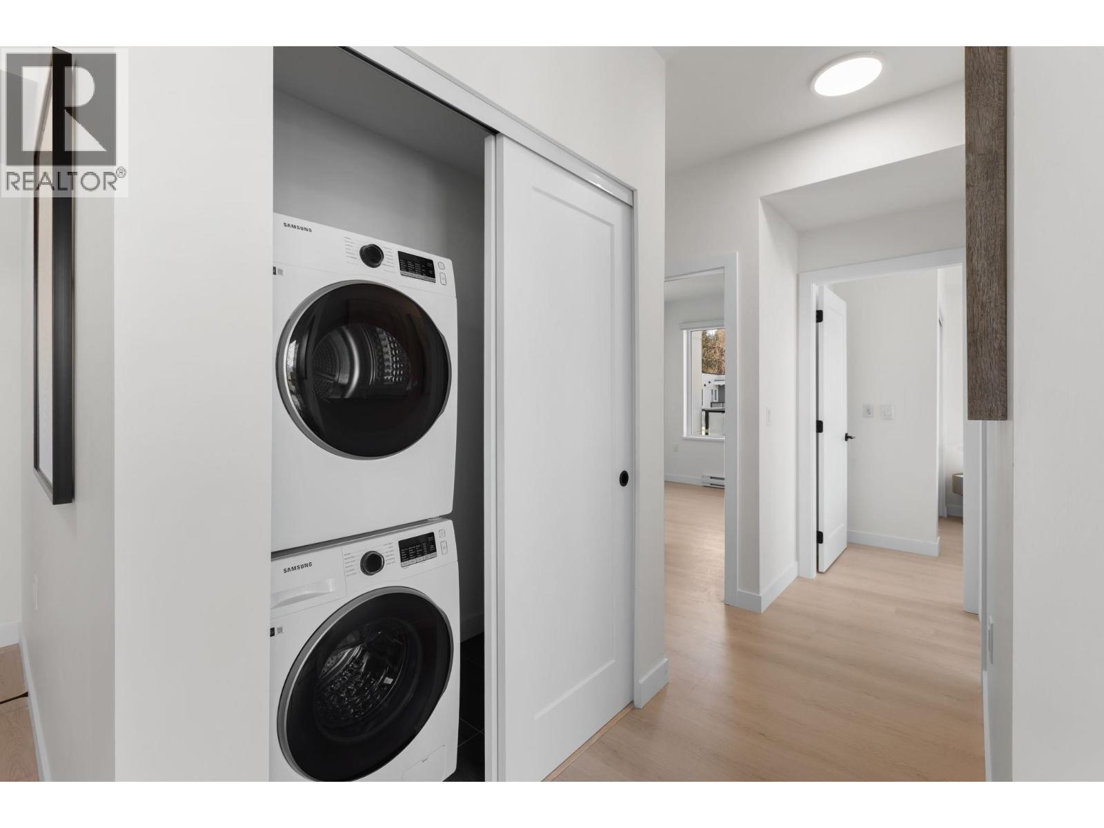 PH 608 2002 ST. GEORGE STREET, Port Moody