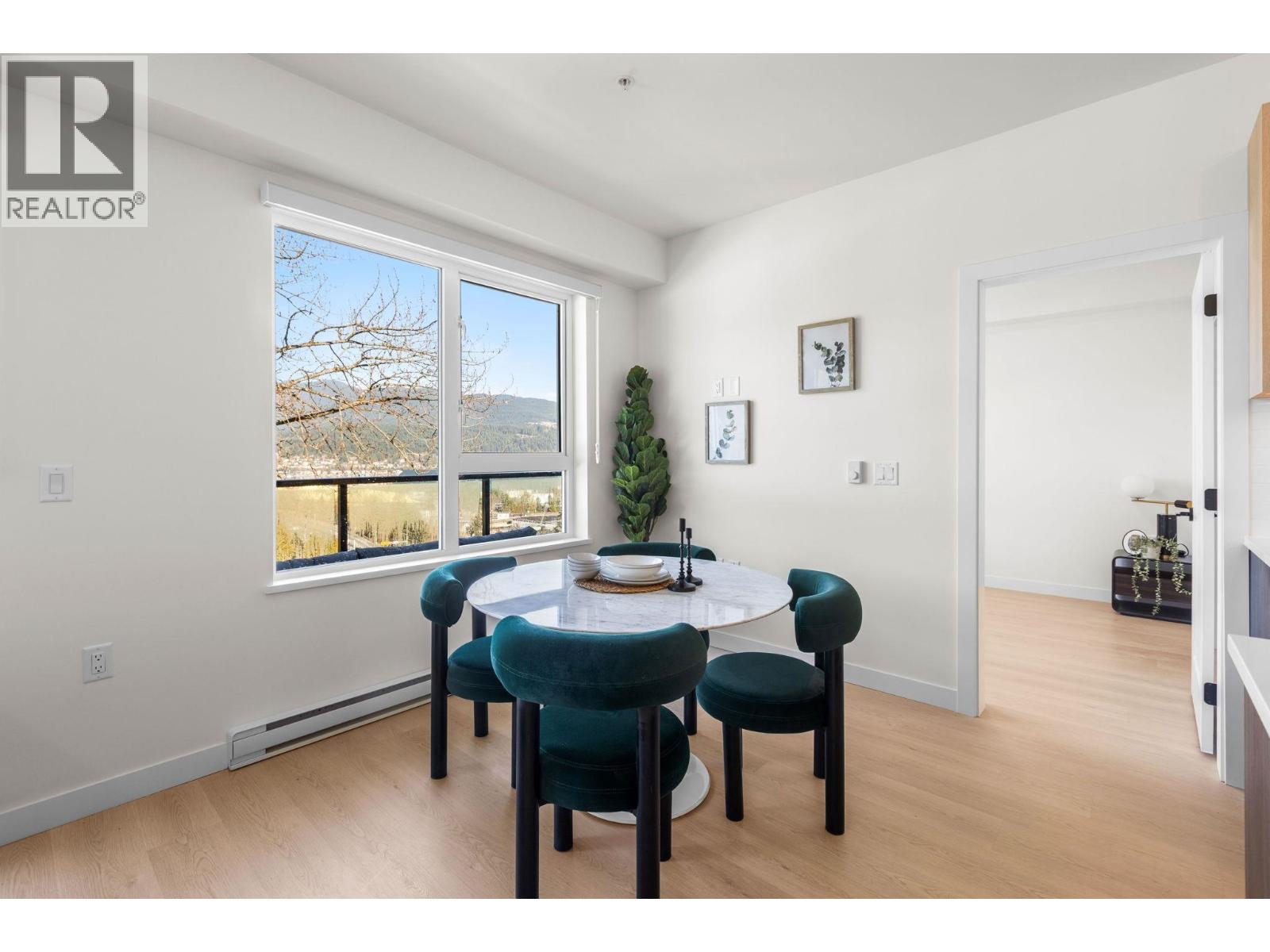 PH 608 2002 ST. GEORGE STREET, Port Moody