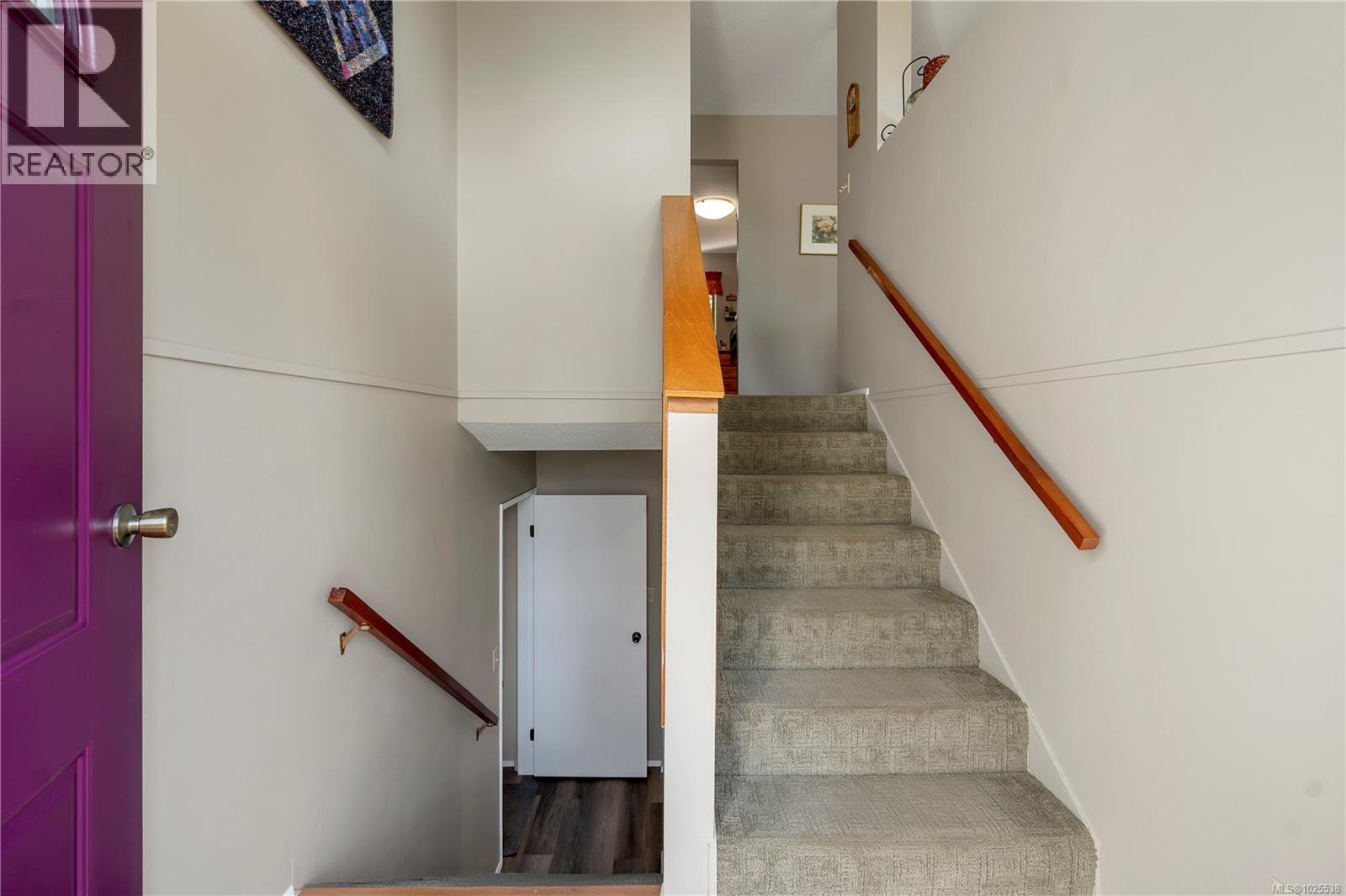 698 Plaza Rd, Quadra Island