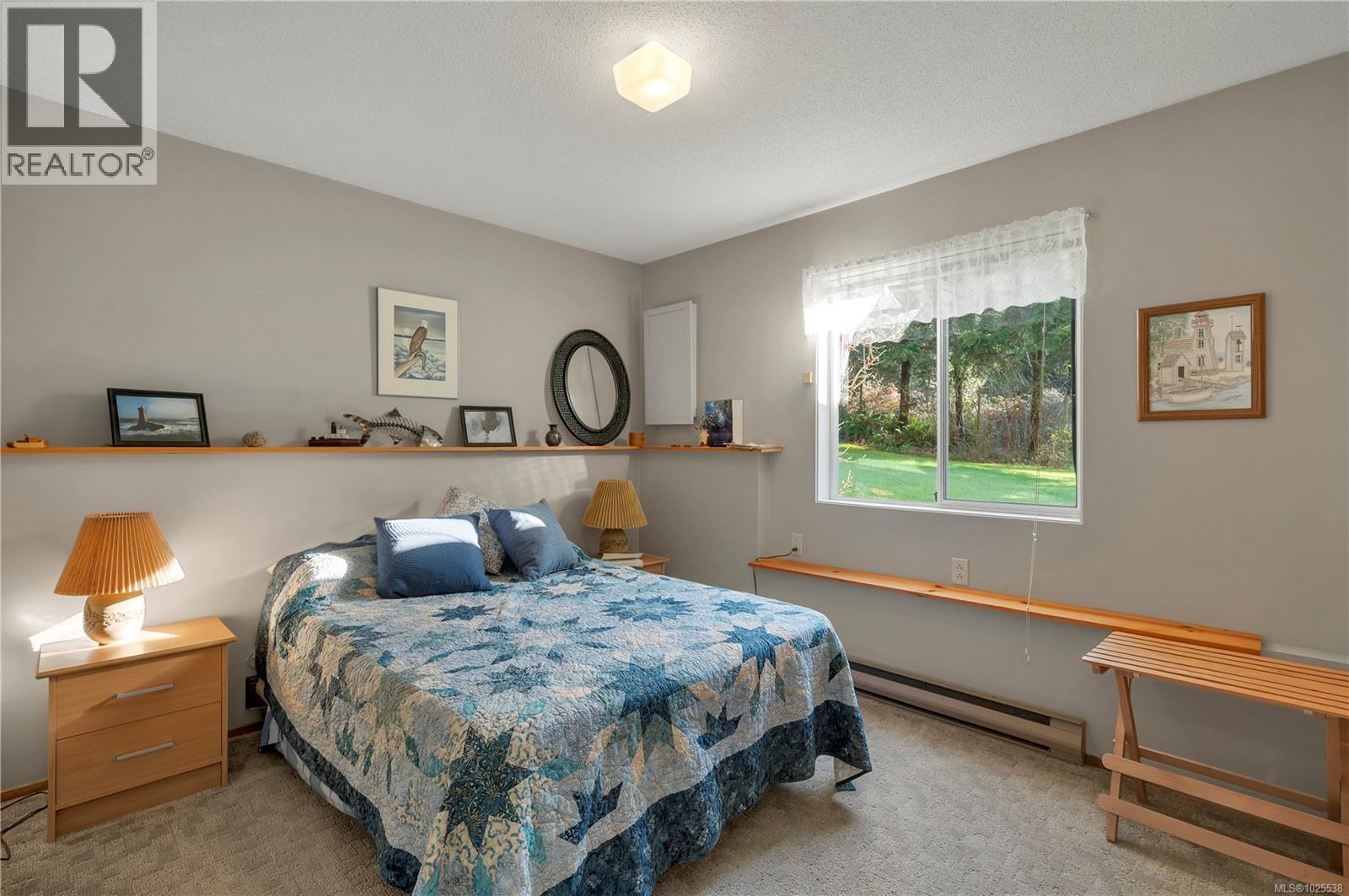698 Plaza Rd, Quadra Island