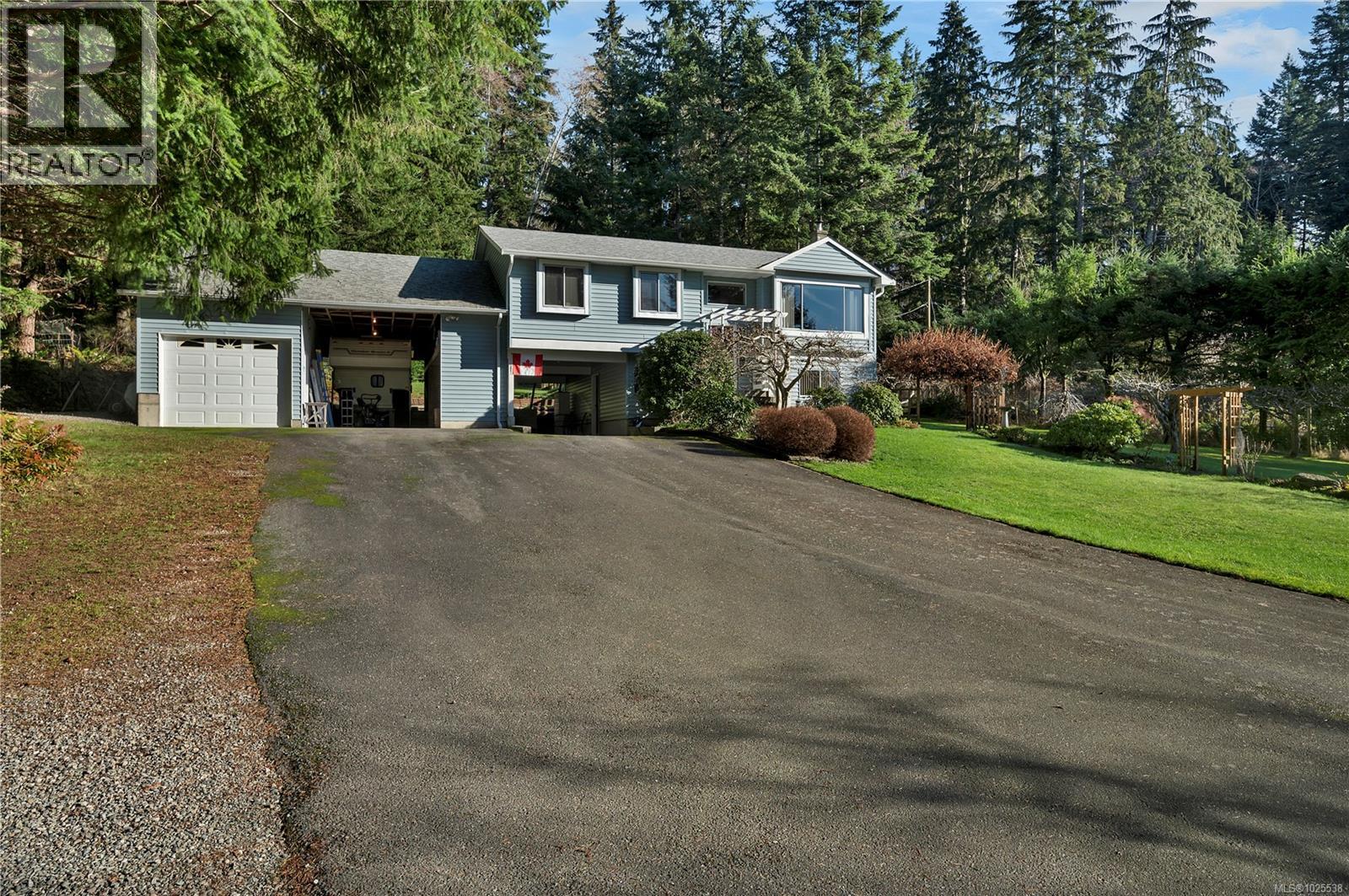 698 Plaza Rd, Quadra Island