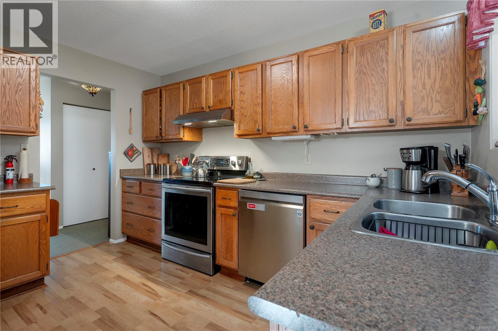 698 Plaza Rd, Quadra Island