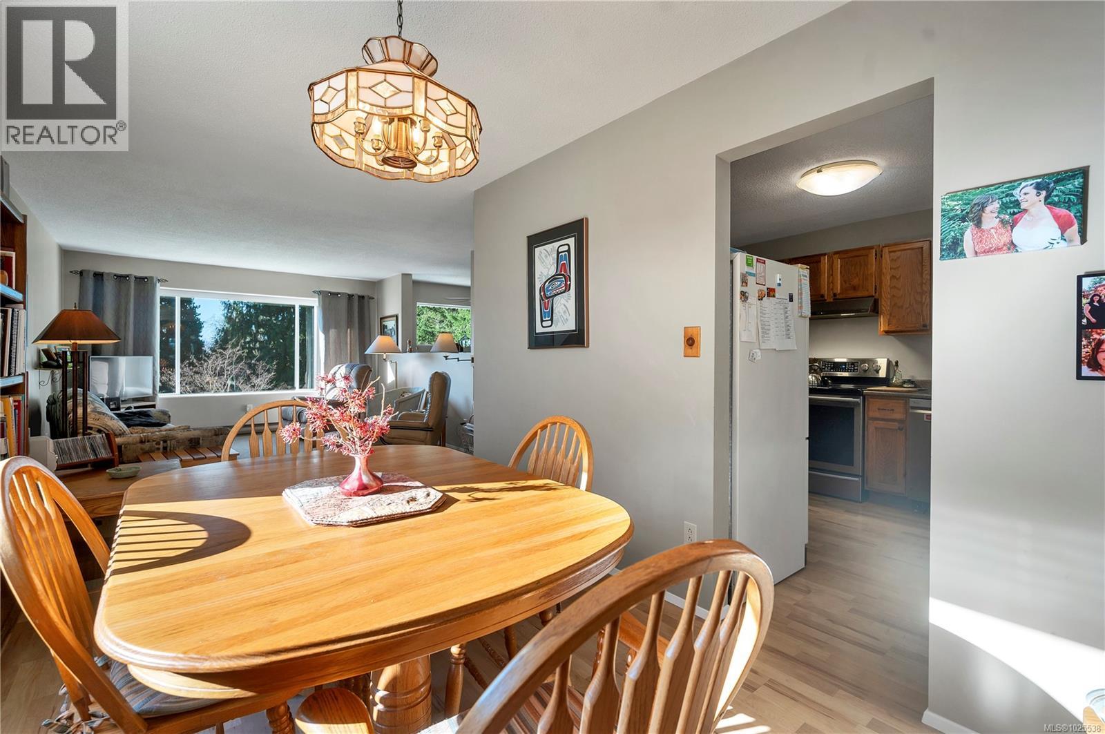 698 Plaza Rd, Quadra Island