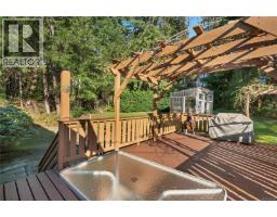 698 Plaza Rd, Quadra Island, BC V0P1N0 Photo 19