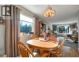 Kitchen - 698 Plaza Rd, Quadra Island, BC V0P1N0 Photo 12