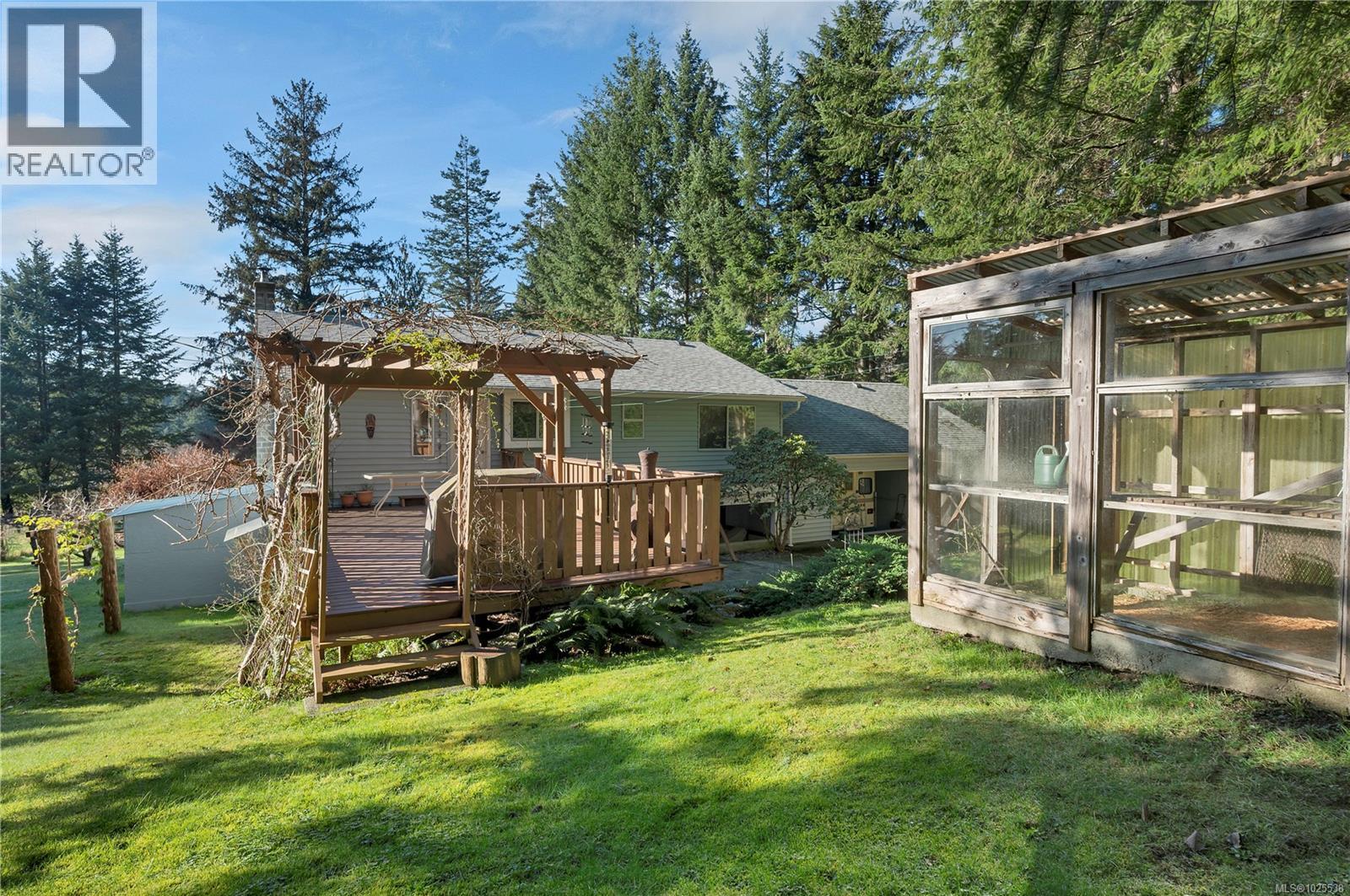 698 Plaza Rd, Quadra Island
