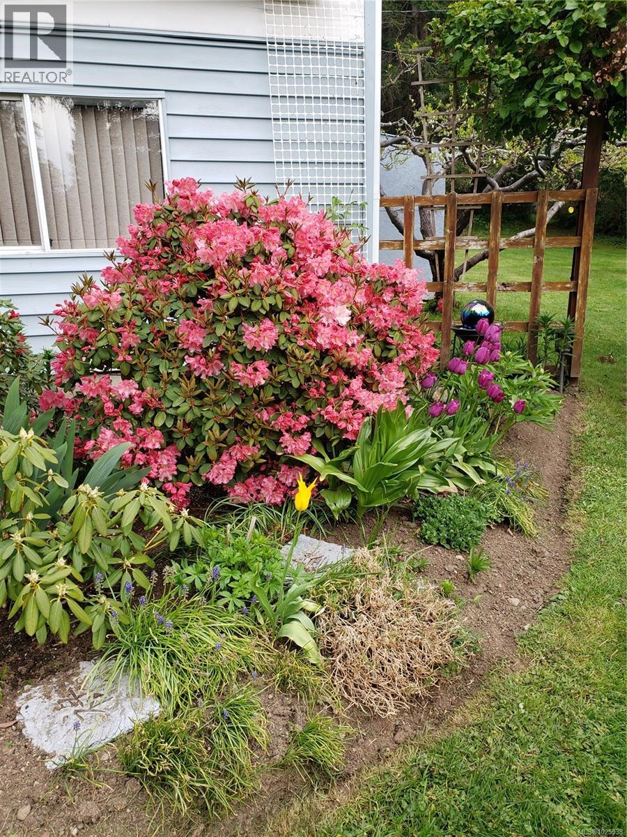 698 Plaza Rd, Quadra Island