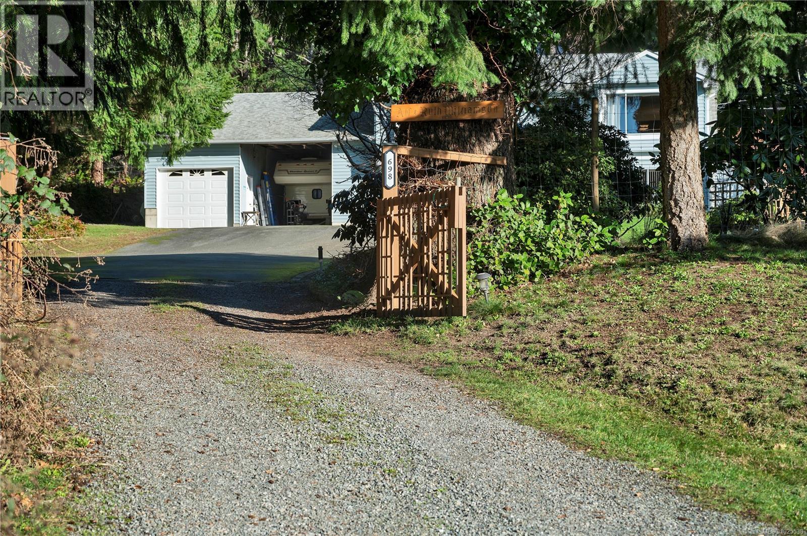 698 Plaza Rd - 73
