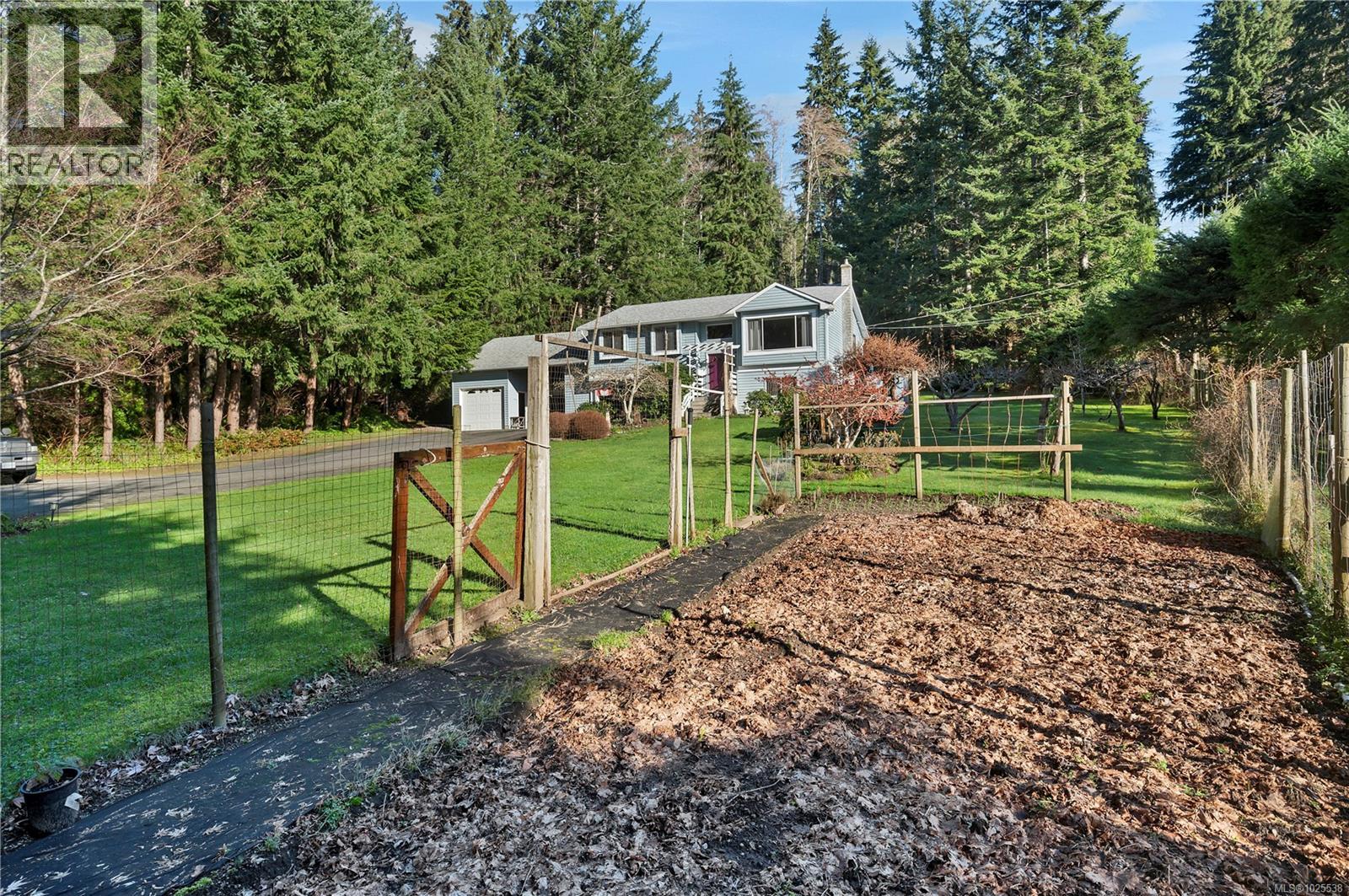 698 Plaza Rd, Quadra Island