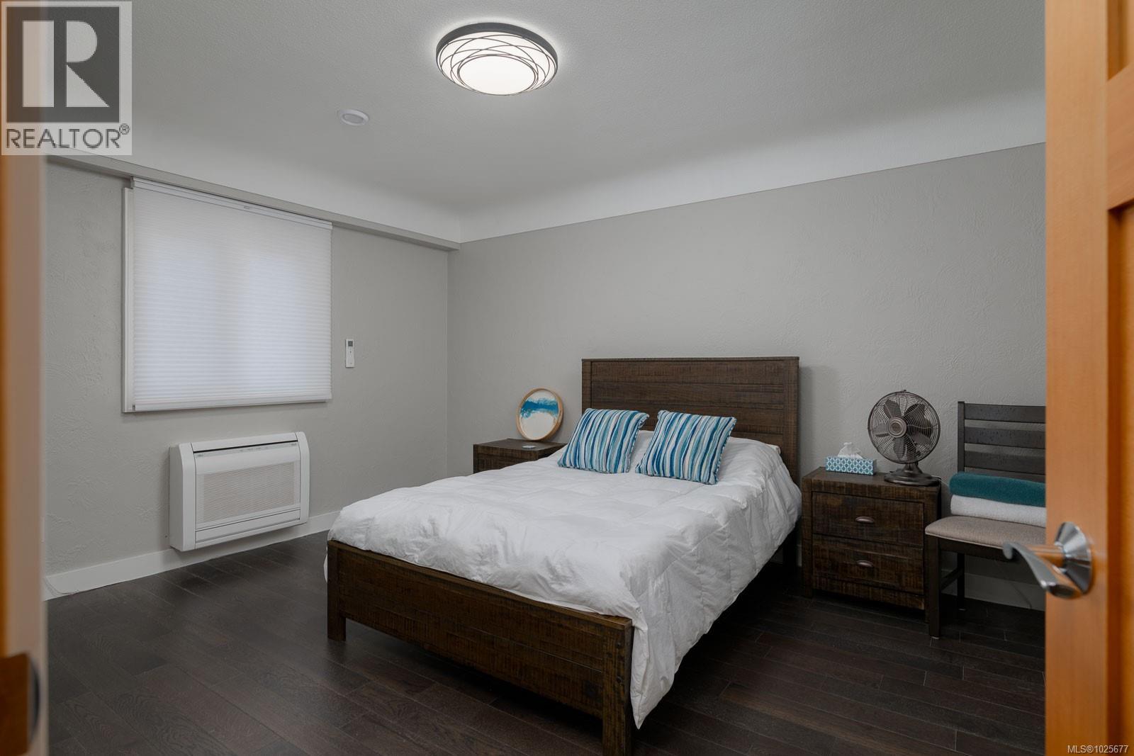 5411 PARKER AVE - 72