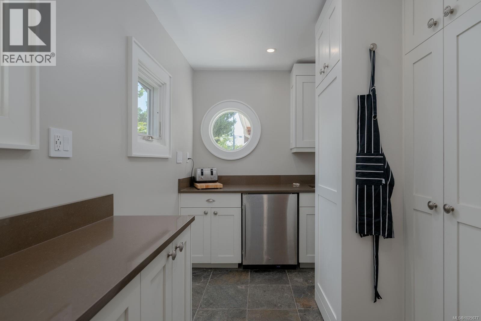 5411 Parker Ave - 73
