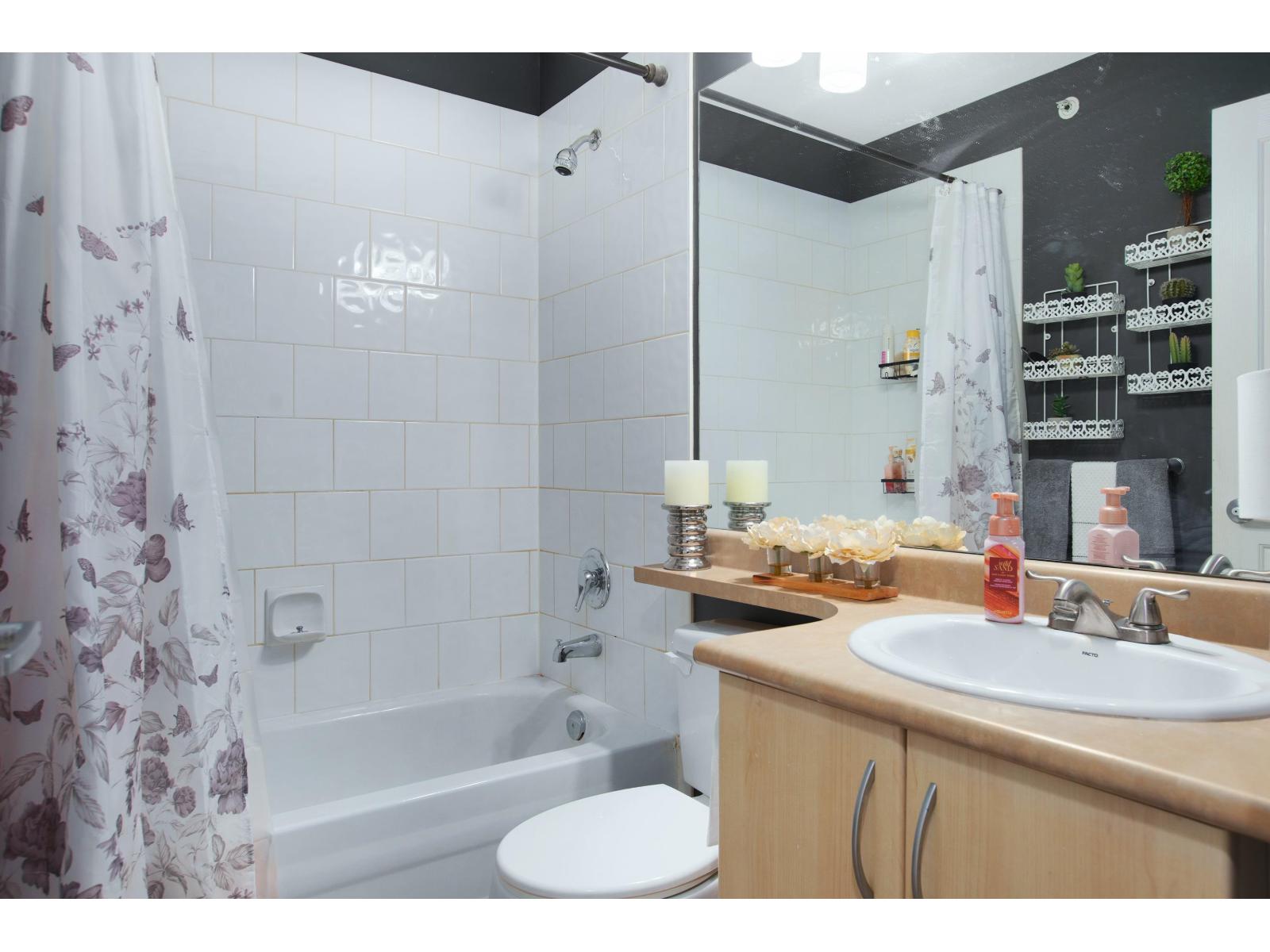 107 6747 203 STREET, Langley