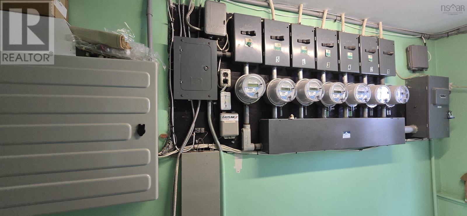 Property 12 of 17 of 284 Albert Street