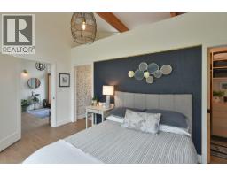 5961-5963 Ripple Way, Sechelt, BC V7Z0R2 Photo 11
