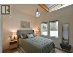 5961-5963 Ripple Way, Sechelt, BC V7Z0R2 Photo 7