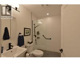 5961-5963 Ripple Way, Sechelt, BC V7Z0R2 Photo 6