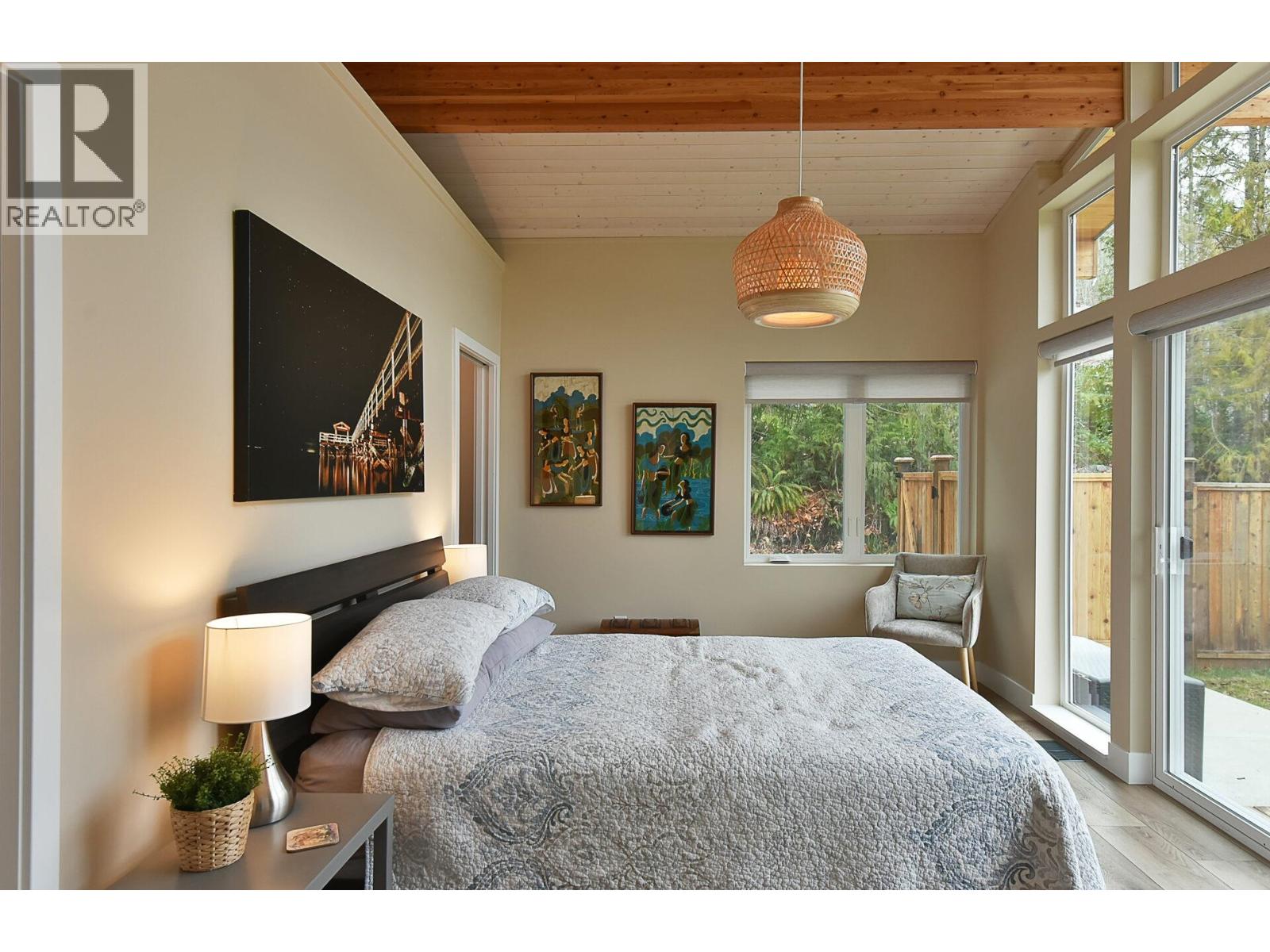 5961-5963 RIPPLE WAY, Sechelt